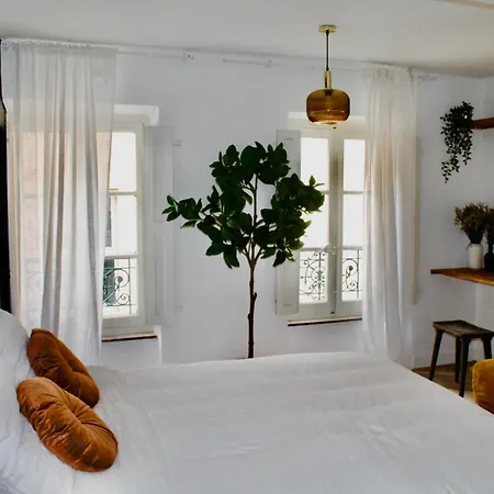 Maison Merci - فندق مبيت وإفطار 3*