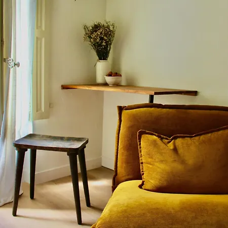 לינה וארוחת בוקר Maison Merci - 3*