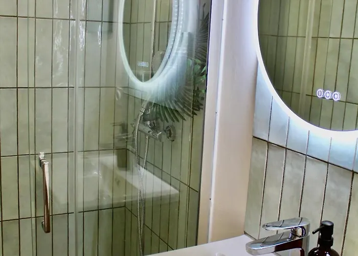 לינה וארוחת בוקר Maison Merci - קרקסון